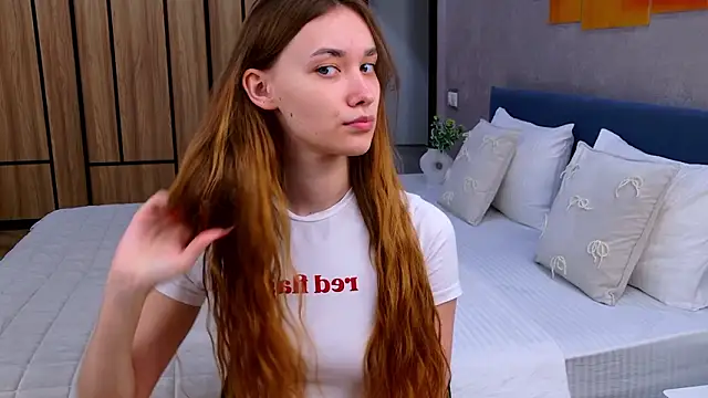 AmadaReine online show from 03/28/26, 04:39