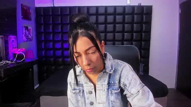 ashlyy sweet  online show from 04/18/26, 08:42