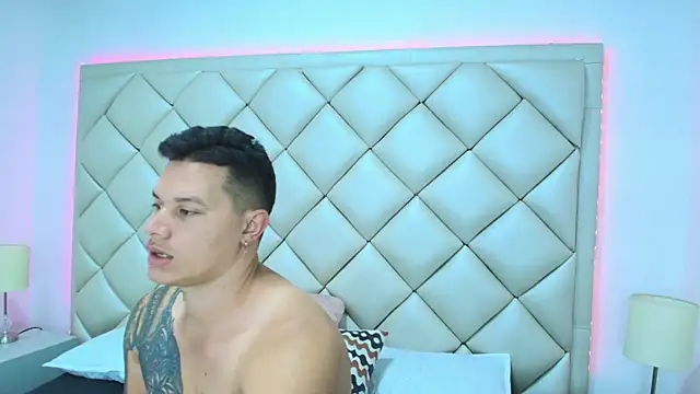 Snapshot of EclipseandFlame chatting on 10/02/25, 01:51 EclipseandFlame online show from 10/02/25, 01:51