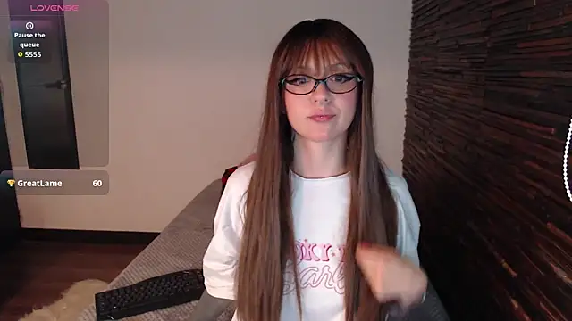 Snapshot of babedooll chatting on 10/23/25, 03:06 babedooll online show from 10/23/25, 03:06