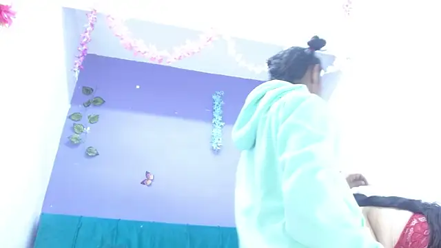 andrealopezcm101 online show from 11/20/25, 11:32