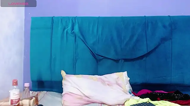 andrealopezcm101 online show from 04/09/26, 02:22