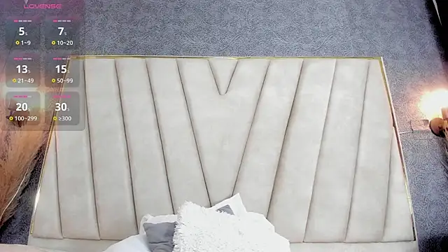 AlyssAlvarado online show from 09/28/25, 02:39