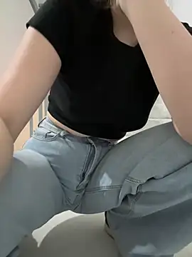 Cumonmme online show from 11/03/25, 08:21