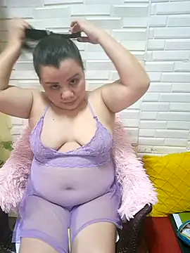 hotlyn45 online show from 11/29/25, 02:47