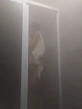 Snapshot of Maniakone chatting on 10/02/25, 03:57 Maniakone online show from 10/02/25, 03:57