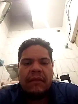 Snapshot of Maniakone chatting on 10/21/25, 01:06 Maniakone online show from 10/21/25, 01:06