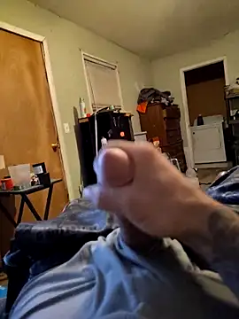 Wolfyking95 online show from 10/23/25, 05:07