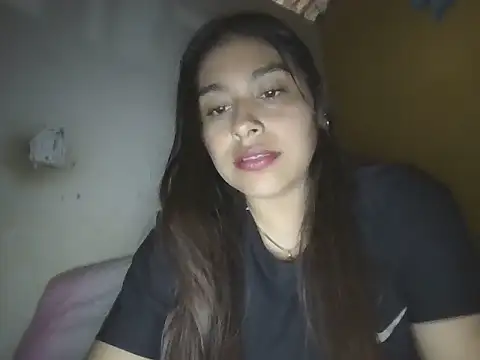 Snapshot of zairabreze chatting on 05/09/26, 02:39 zairabreze online show from 05/09/26, 02:39
