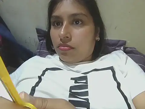 Snapshot of zairabreze chatting on 06/02/26, 02:13 zairabreze online show from 06/02/26, 02:13