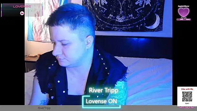 Snapshot of RiverTripp chatting on 05/08/26, 01:44 RiverTripp online show from 05/08/26, 01:44