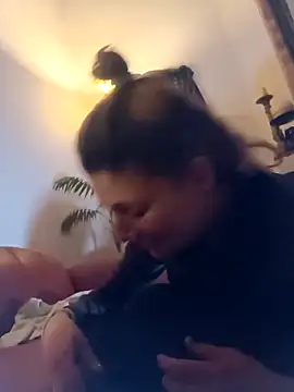 Snapshot of Marizoka chatting on 10/08/25, 03:37 Marizoka online show from 10/08/25, 03:37