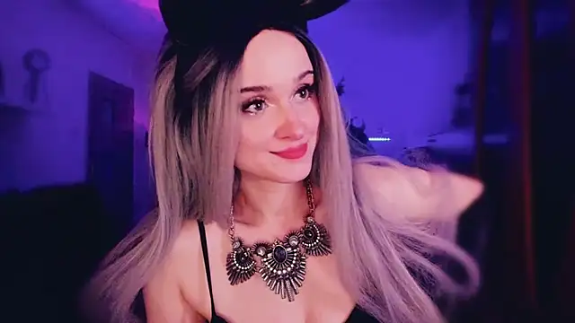 MistressJolie online show from 12/23/25, 07:39