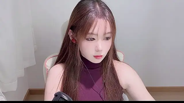 Xiao-runbao online show from 10/03/25, 01:19