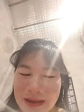 kute-00 online show from 12/03/25, 01:31