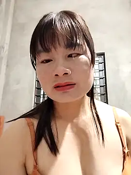 kute-00 online show from 12/22/25, 01:41