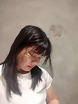 kute-00 online show from 02/06/26, 01:47