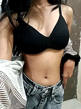 Daizy Shah online show from 01/05/26, 05:38