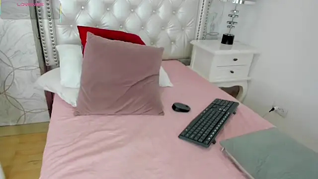 amara rousse online show from 10/13/25, 11:54