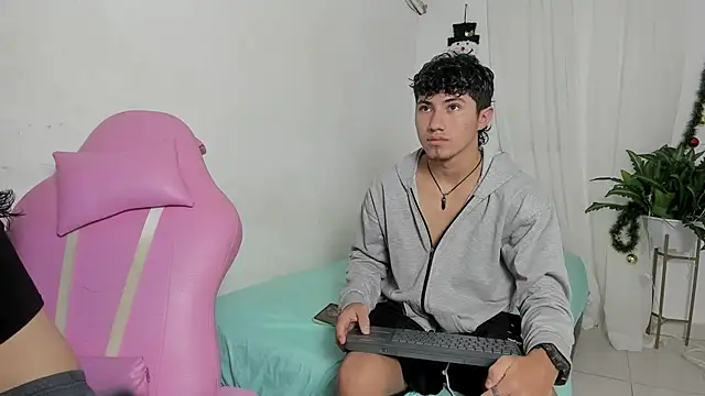 Laura and Kevin online show from 12/21/25, 09:11