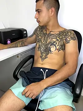 Snapshot of AndrewGmz chatting on 11/16/25, 02:17 AndrewGmz online show from 11/16/25, 02:17