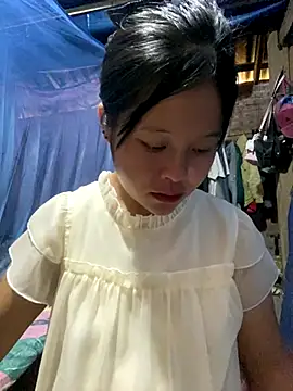 Snapshot of O_o_UwU_o_O chatting on 10/13/25, 02:00 O o UwU o O online show from 10/13/25, 02:00