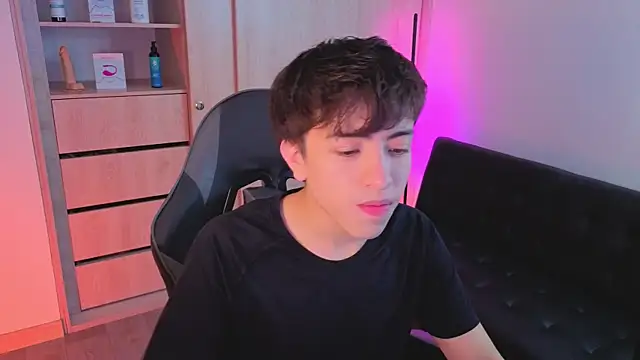 onlinenico online show from 10/14/25, 08:09