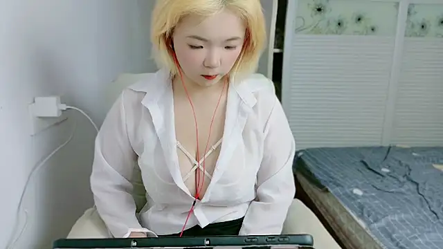 E-cup2 online show from 10/02/25, 11:06