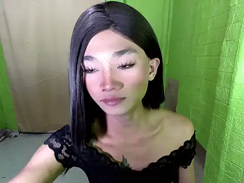 Petite HugeCock online show from 09/11/25, 04:18