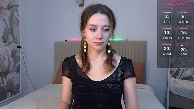 Snapshot of SkyHelen chatting on 09/26/25, 04:38 SkyHelen online show from 09/26/25, 04:38