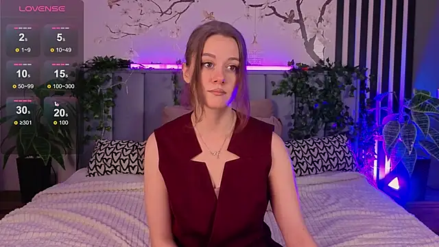 Snapshot of SkyHelen chatting on 11/28/25, 04:15 SkyHelen online show from 11/28/25, 04:15