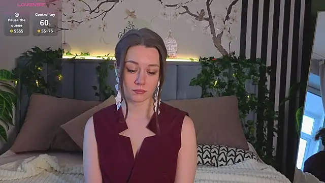 Snapshot of SkyHelen chatting on 02/05/26, 04:06 SkyHelen online show from 02/05/26, 04:06