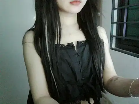 Snapshot of Annabelle-e chatting on 10/12/25, 05:45 Annabelle-e online show from 10/12/25, 05:45