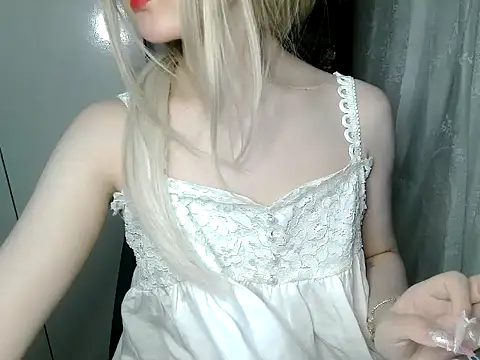 Annabelle-e online show from 04/28/26, 07:41