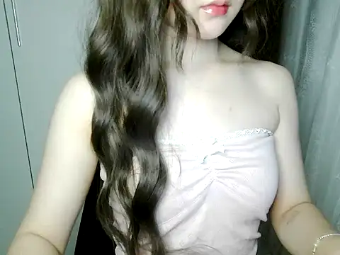 Snapshot of Annabelle-e chatting on 05/21/26, 08:38 Annabelle-e online show from 05/21/26, 08:38