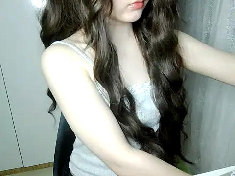 Snapshot of Annabelle-e chatting on 05/25/26, 06:03 Annabelle-e online show from 05/25/26, 06:03