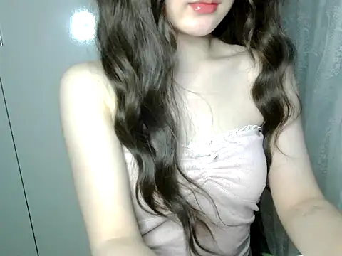 Snapshot of Annabelle-e chatting on 06/07/26, 06:55 Annabelle-e online show from 06/07/26, 06:55