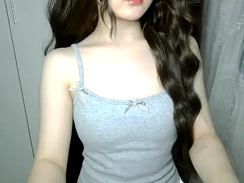 Snapshot of Annabelle-e chatting on 06/15/26, 07:38 Annabelle-e online show from 06/15/26, 07:38