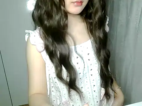 Snapshot of Annabelle-e chatting on 07/19/26, 08:56 Annabelle-e online show from 07/19/26, 08:56