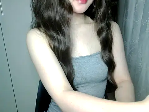 Snapshot of Annabelle-e chatting on 07/21/26, 07:49 Annabelle-e online show from 07/21/26, 07:49