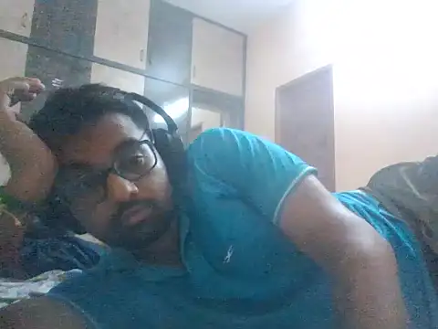 Snapshot of GOJO_1 chatting on 10/21/25, 03:02 GOJO 1 online show from 10/21/25, 03:02