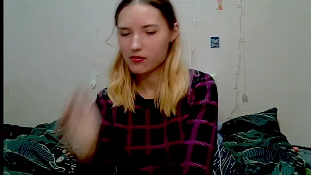  kikiclark   online show from 10/05/25, 09:13