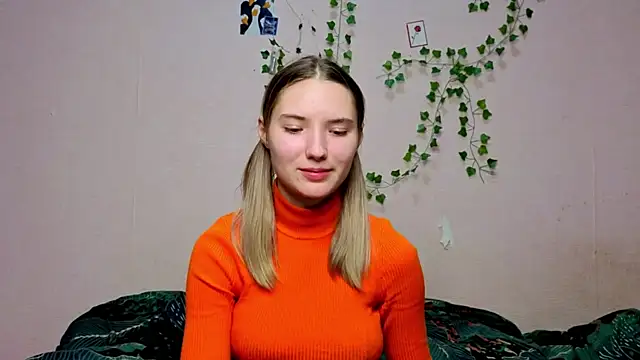  kikiclark   online show from 12/19/25, 08:49