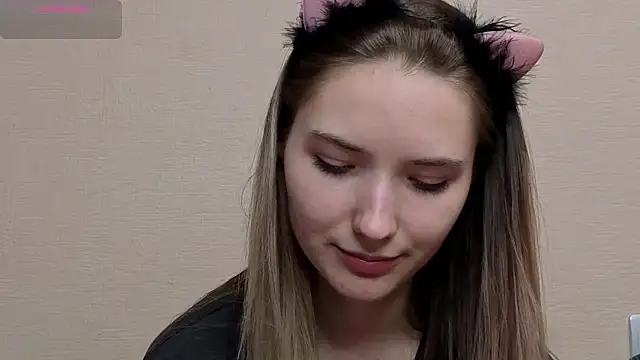  kikiclark   online show from 05/06/26, 08:14
