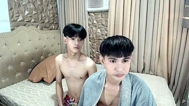 xxxhugecocktwinkxxx online show from 05/09/26, 05:07