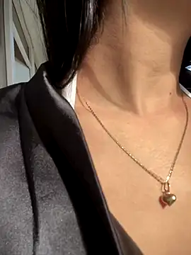 Juanita-Diaz online show from 10/15/25, 08:31