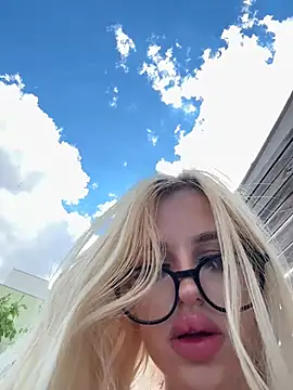 Steffi Snowbunny online show from 07/11/26, 01:14