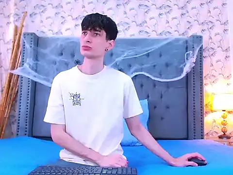 Luke Carter online show from 10/28/25, 01:03