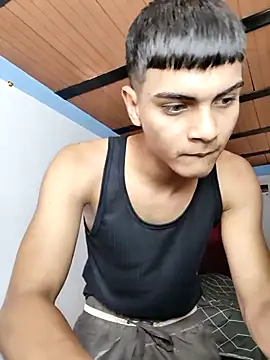 Zeusmagnos online show from 10/24/25, 03:52