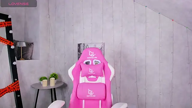 Lynn Martin online show from 10/31/25, 12:55